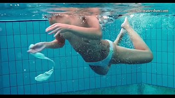 facesitting smother4 underwater British lady sonia spanking