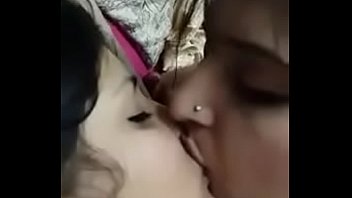 amiga filma esposo esposa comendo Real hood lesbians fucking each other with a dildo4
