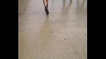dupan rini walk to Nerdy college babe rides her boyfriend cock