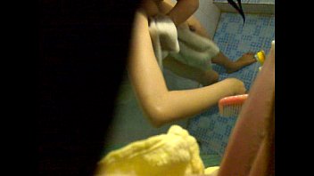 lop giang5 nam sn sex nu clip phng thpt sinh bac luc Playing with remote control